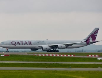 Avión de la compañía Qatar con material sanitario. Realizada por @yakusa77