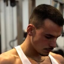 Jota en el gimnasio