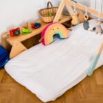 Colchón con móviles de juego infantil y juguetes