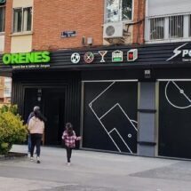 Casa de apuesta en el distrito obrero de Carabanchel, Madrid.