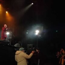 Ana Guerra con su público en Fuenlabrada