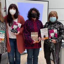 Autoras con sus libros