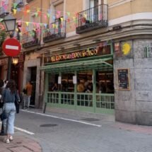 Imagen del barrio de Malasaña en fiesta