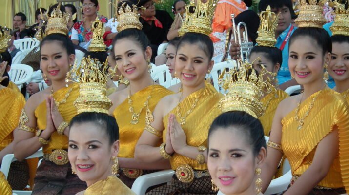 Mujeres tailandesas en un festival de folclore