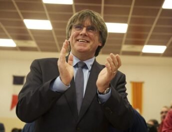 Puigdemont, sonriente tras la aprobación de la Ley de Amnistía