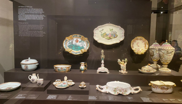 Pastas de porcelana provenientes de una casa de la alta aristocracia provenientes de la Edad Moderna.