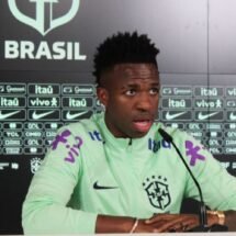Vinicius Jr en la rueda de prensa de la selección brasileña