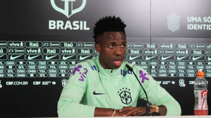 Vinicius Jr en la rueda de prensa de la selección brasileña