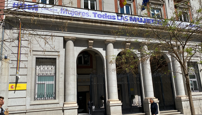 Fachada del edificio del Ministerio de Igualdad de España