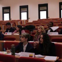 Los alumnos construyen la universidad