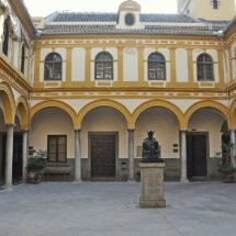 Fachada Facultad Derecho Granada