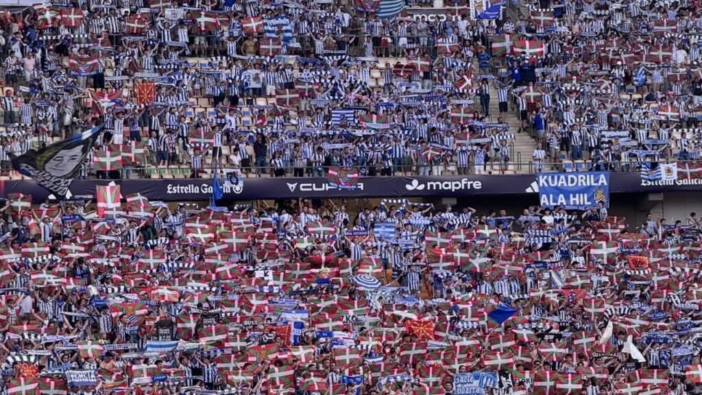 Imagen de la hinchada de la Real Sociedad en el Estadio de la Cartuja