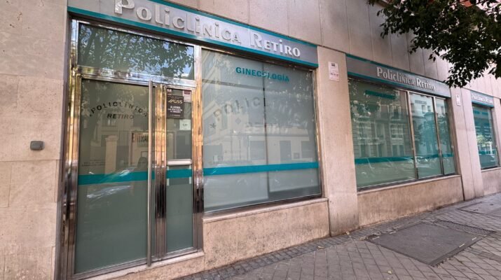 Entrada de Policlínica Retiro, en Madrid, escenario de esta crónica