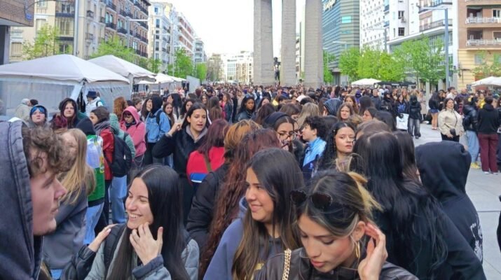 Imagen multitud en el concierto de Louis Tomlinson
