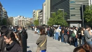 Foto fila del concierto de Louis Tomlinson
