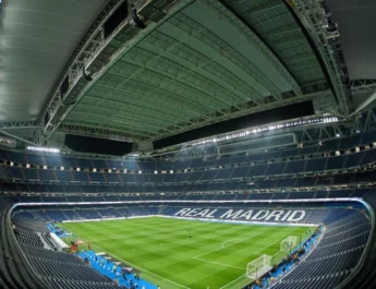 Estadio Santiago Bernabéu en el partido del Real Madrid ante el Elche FC