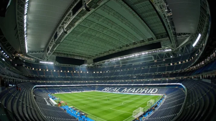 Estadio Santiago Bernabéu en el partido del Real Madrid ante el Elche FC