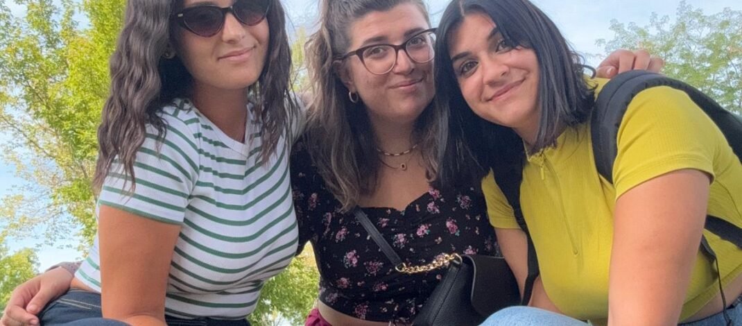 Sabrina junto a sus compañeras de Erasmus en la Universidad