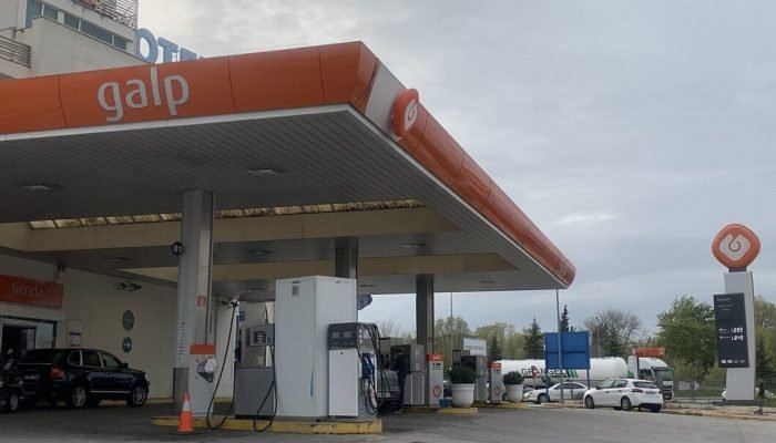 Gasolinera Galp día nublado